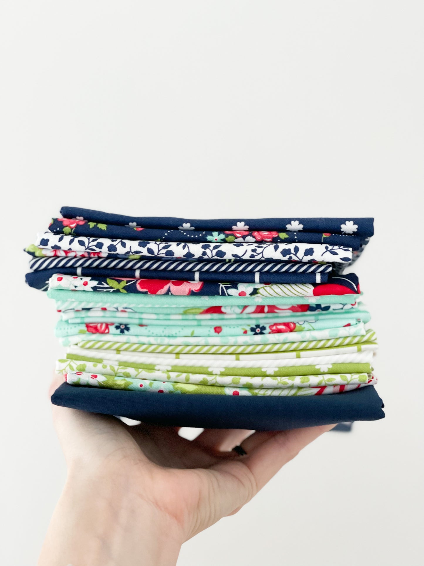 Lucky Log Cabins Quilt Kit - One Fine Day - Cools