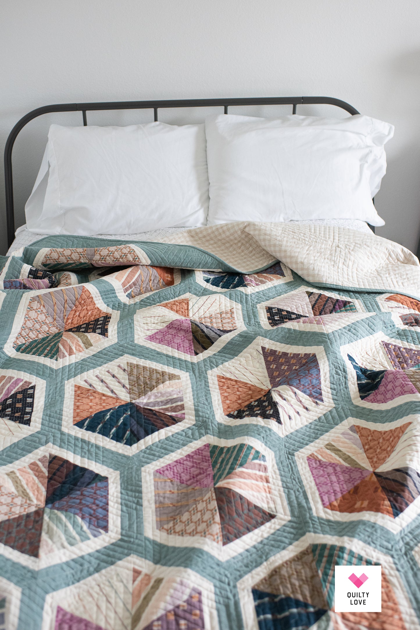 Triangle Hexies PDF quilt pattern