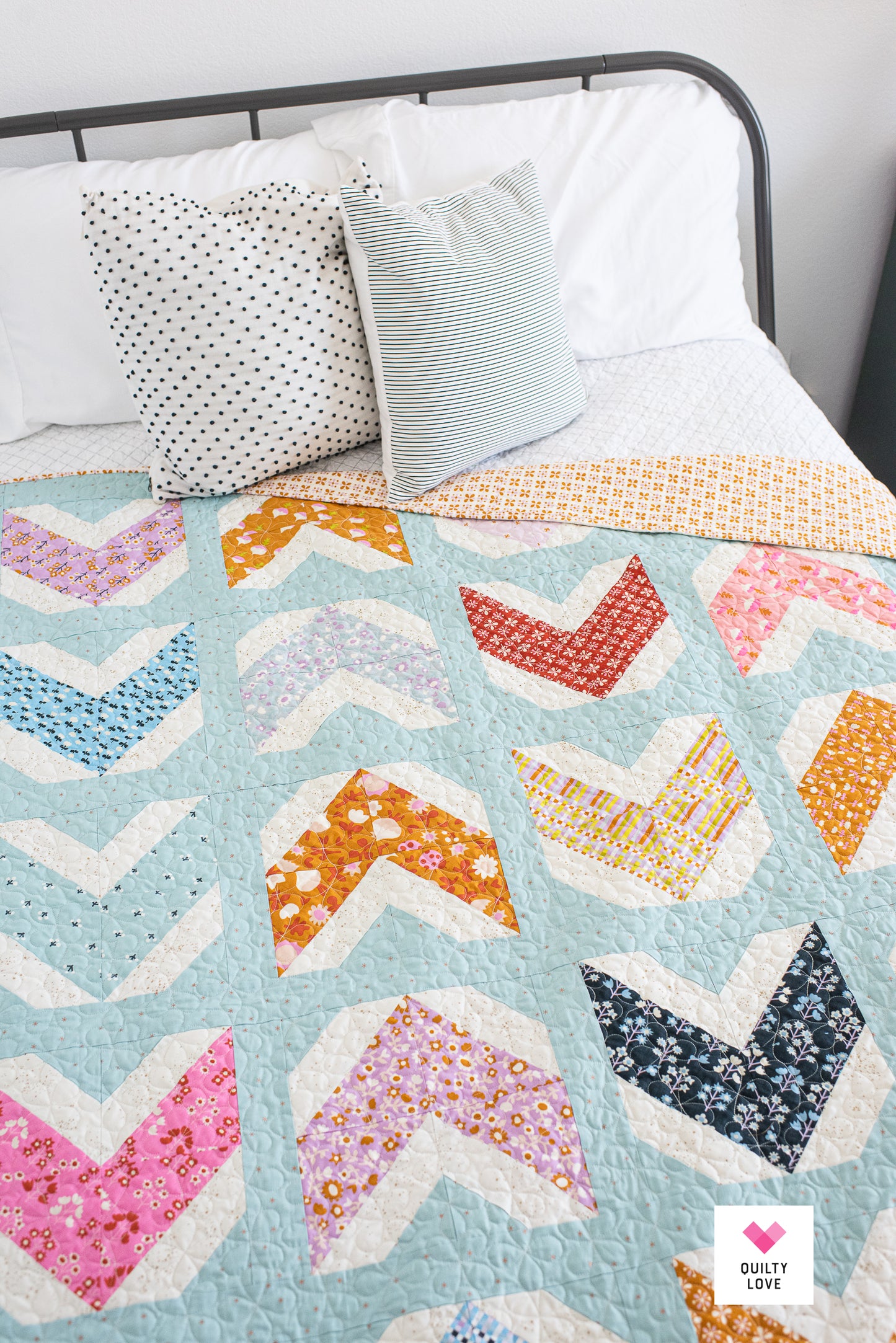 Quilty Arrows PDF quilt pattern